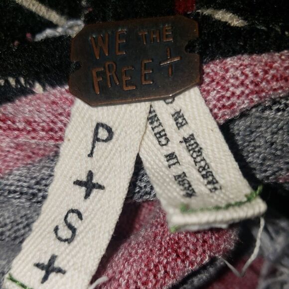 We The Free Black And Red Striped PullOver Sweater size PS - Picture 7 of 7